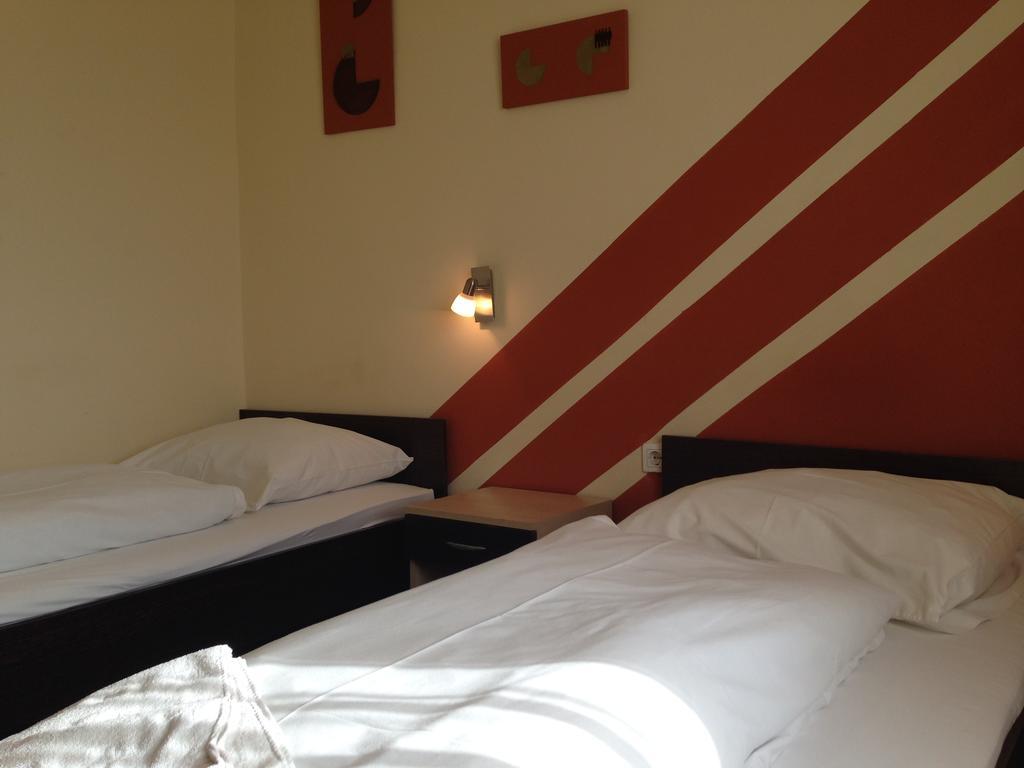 City Hotel Agoston Pětikostelí Pokoj fotografie