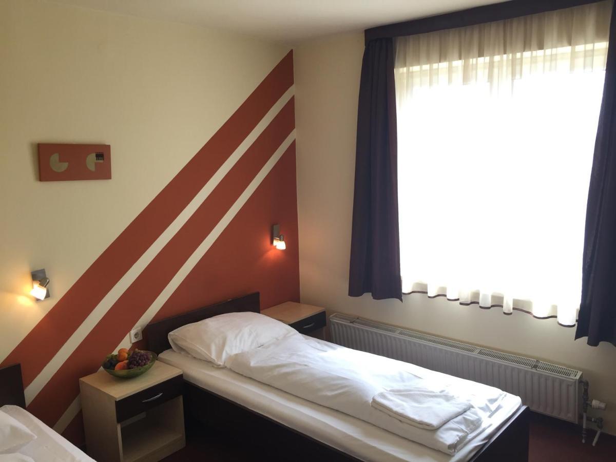 City Hotel Agoston Pětikostelí Exteriér fotografie